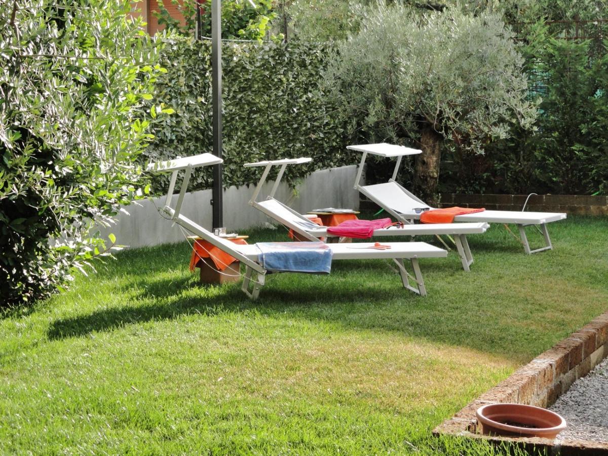 Villa Donne Del Lago Vittoria Salo Luaran gambar