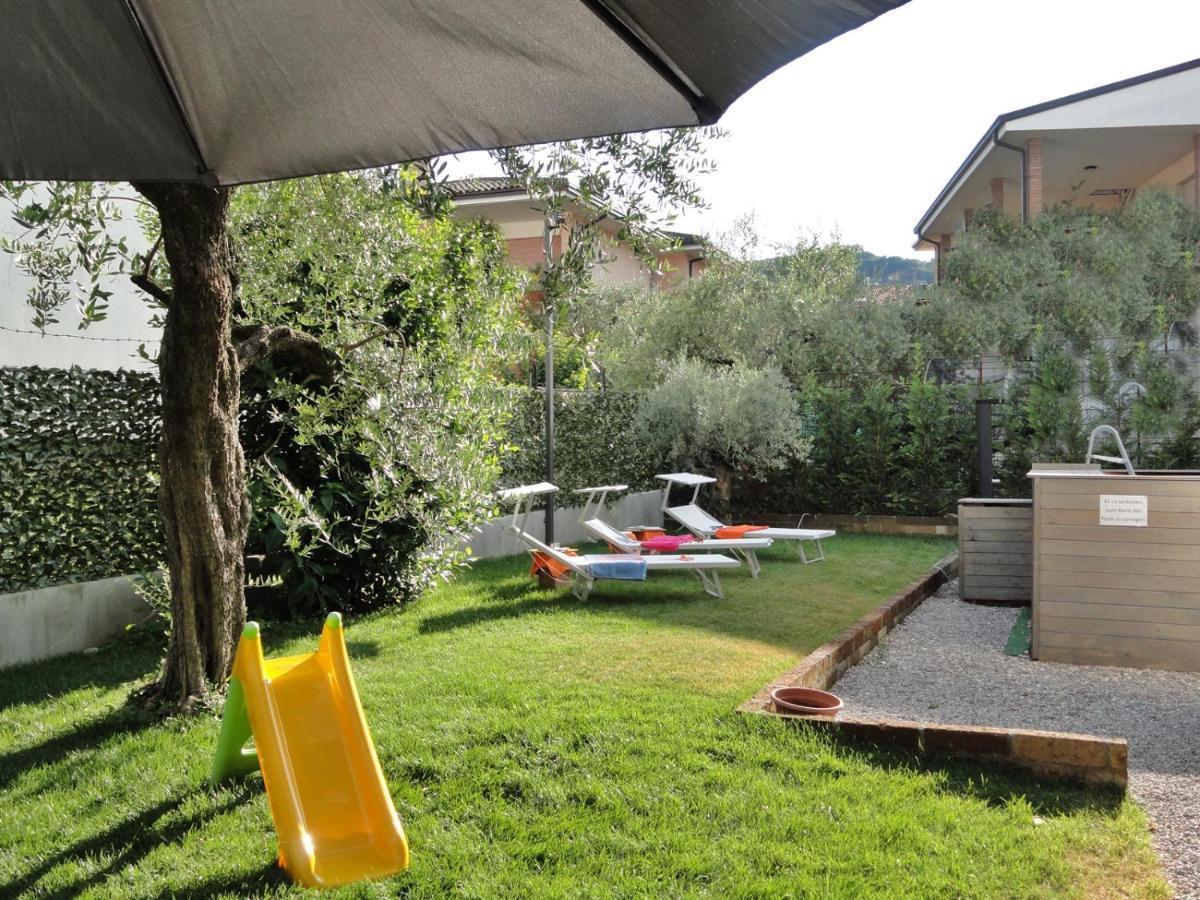 Villa Donne Del Lago Vittoria Salo Luaran gambar