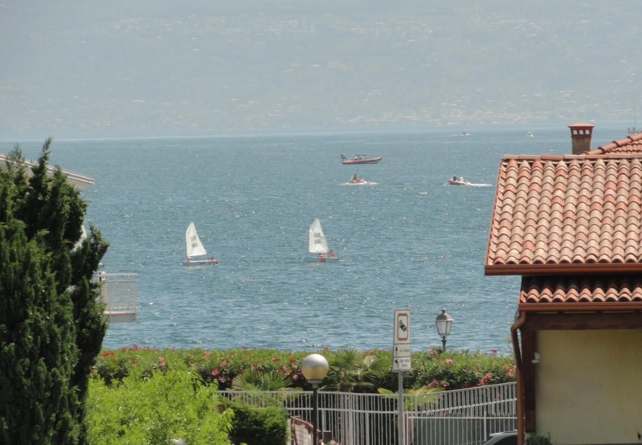 Villa Donne Del Lago Vittoria Salo Luaran gambar